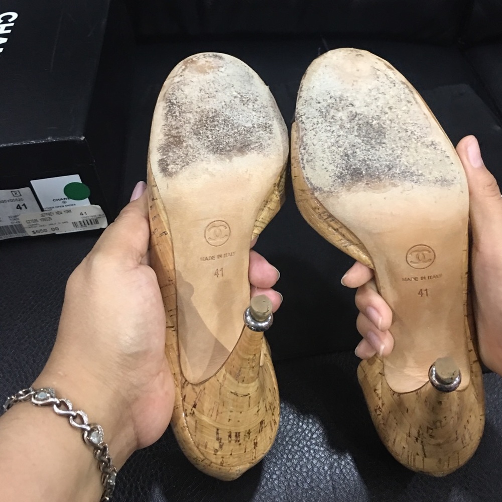 Beige Chaus Ouvertes Pumps - Picture 2 of 4